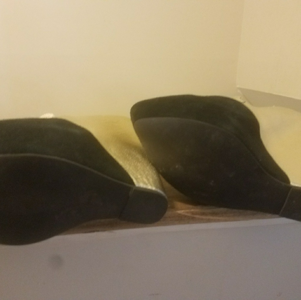 Shoe - Picture 2 of 3